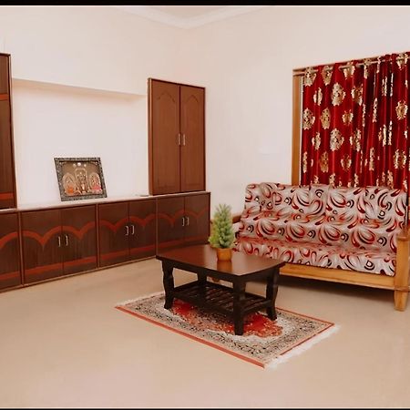 Sls Homestay - Luxury Ac Service Apartments 1Bhk, 2Bhk, 3Bhk - Direct Flyover To Alipiri Tirumala Gate - Walk To Ps4 Pure Veg Restaurants, Supermarkets - Near To National Highway & Padmavathi Amma Temple - Modular Kitchen, Living Room -Free Superfast 蒂鲁帕蒂 外观 照片