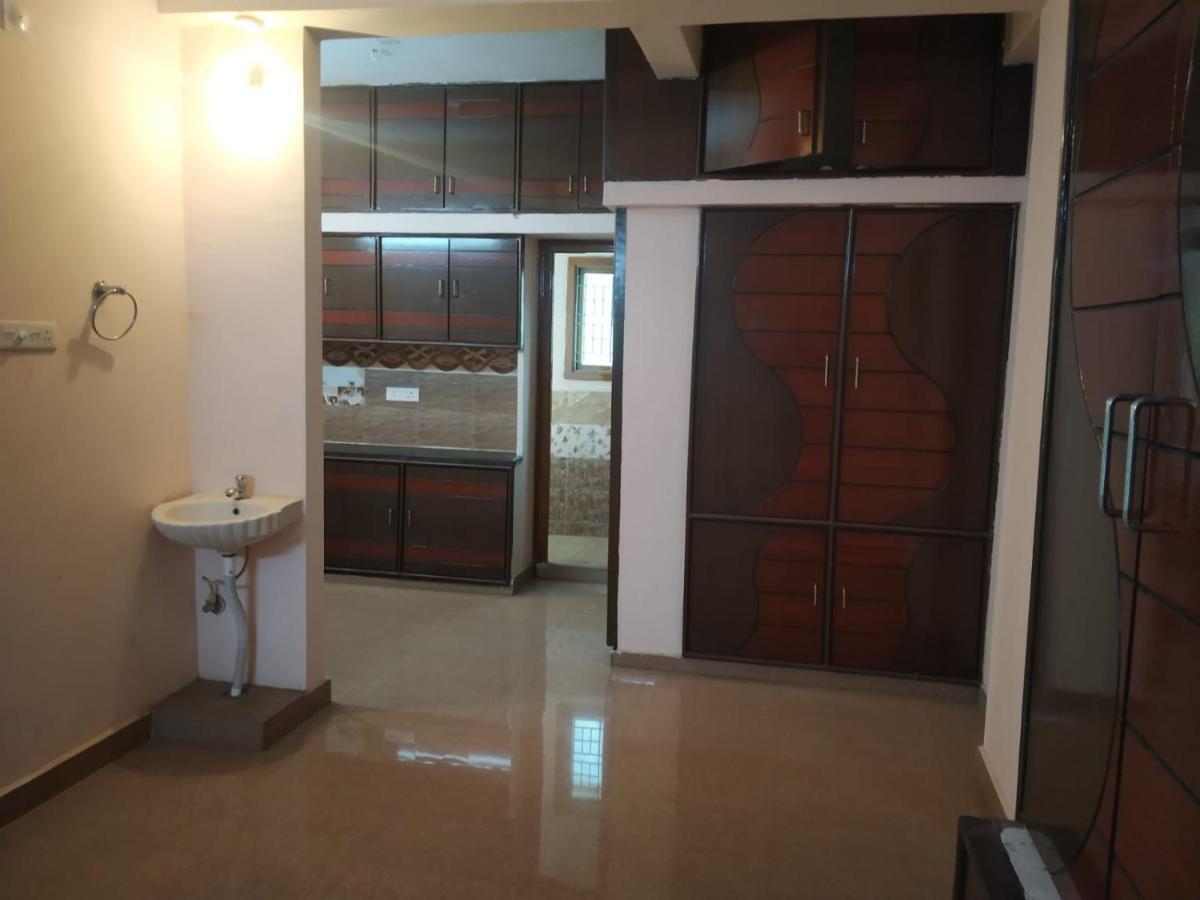 Sls Homestay - Luxury Ac Service Apartments 1Bhk, 2Bhk, 3Bhk - Direct Flyover To Alipiri Tirumala Gate - Walk To Ps4 Pure Veg Restaurants, Supermarkets - Near To National Highway & Padmavathi Amma Temple - Modular Kitchen, Living Room -Free Superfast 蒂鲁帕蒂 外观 照片