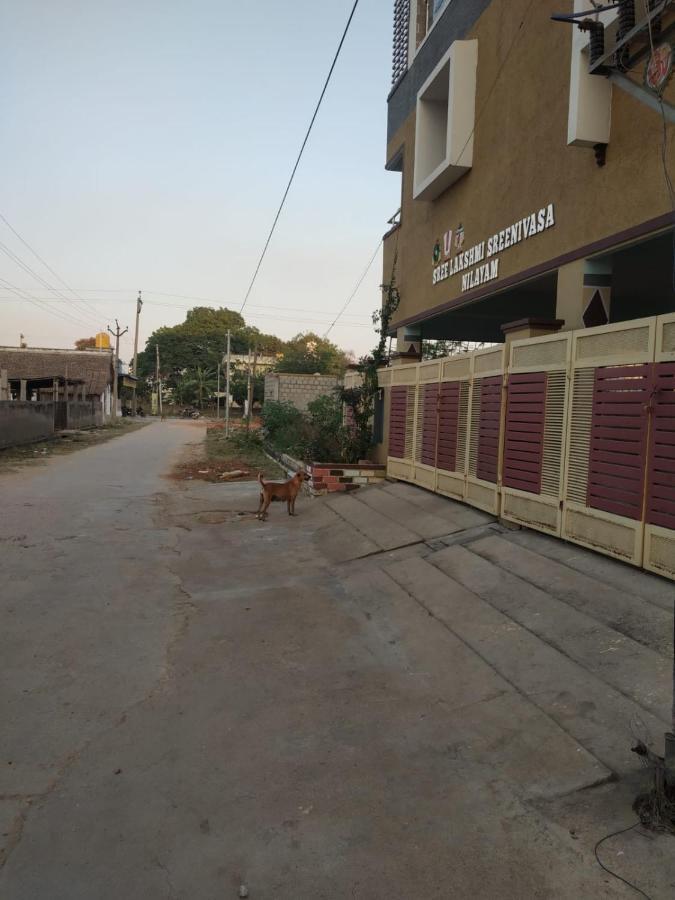 Sls Homestay - Luxury Ac Service Apartments 1Bhk, 2Bhk, 3Bhk - Direct Flyover To Alipiri Tirumala Gate - Walk To Ps4 Pure Veg Restaurants, Supermarkets - Near To National Highway & Padmavathi Amma Temple - Modular Kitchen, Living Room -Free Superfast 蒂鲁帕蒂 外观 照片