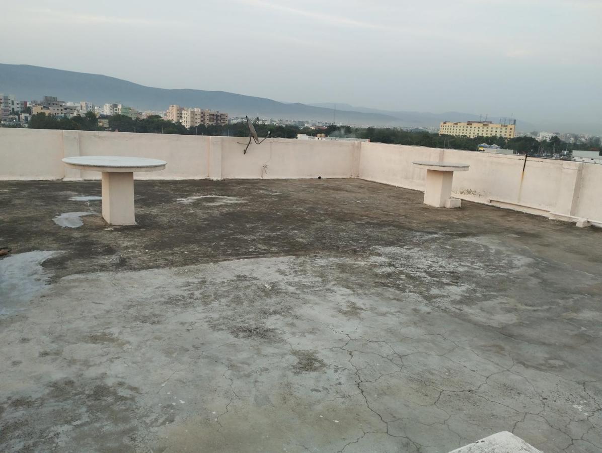 Sls Homestay - Luxury Ac Service Apartments 1Bhk, 2Bhk, 3Bhk - Direct Flyover To Alipiri Tirumala Gate - Walk To Ps4 Pure Veg Restaurants, Supermarkets - Near To National Highway & Padmavathi Amma Temple - Modular Kitchen, Living Room -Free Superfast 蒂鲁帕蒂 外观 照片